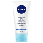 NIVEA Light Moisturising Day Cream (50ml), Hydrating Face Cream with Vitamin E, Skin Care Essentials, Intensive Moisturiser