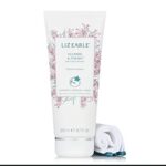 The Boots Company PLC Liz Earle Limited Edition Cleanse & Polish Patchouli & Vetiver 200ml plus 2 cloths, 3 Piece Set