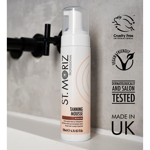 St Moriz Professional Instant Tanning Mousse in Medium | Fast Drying Vegan Fake Tan | With Aloe Vera & Vitamin E | For Streak Free Medium Golden