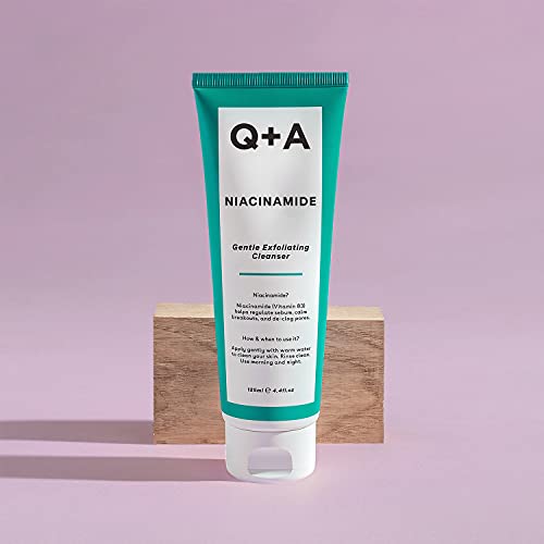 Q+A Niacinamide Gentle Exfoliating Cleanser, Niacinamide, Inulin and Fructose protect your skin against irritation and sensitivity, whilst promot