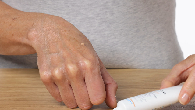 Roche-Posay Effaclar Duo + Unifiant teinte Med, 40ml For Moisturizing