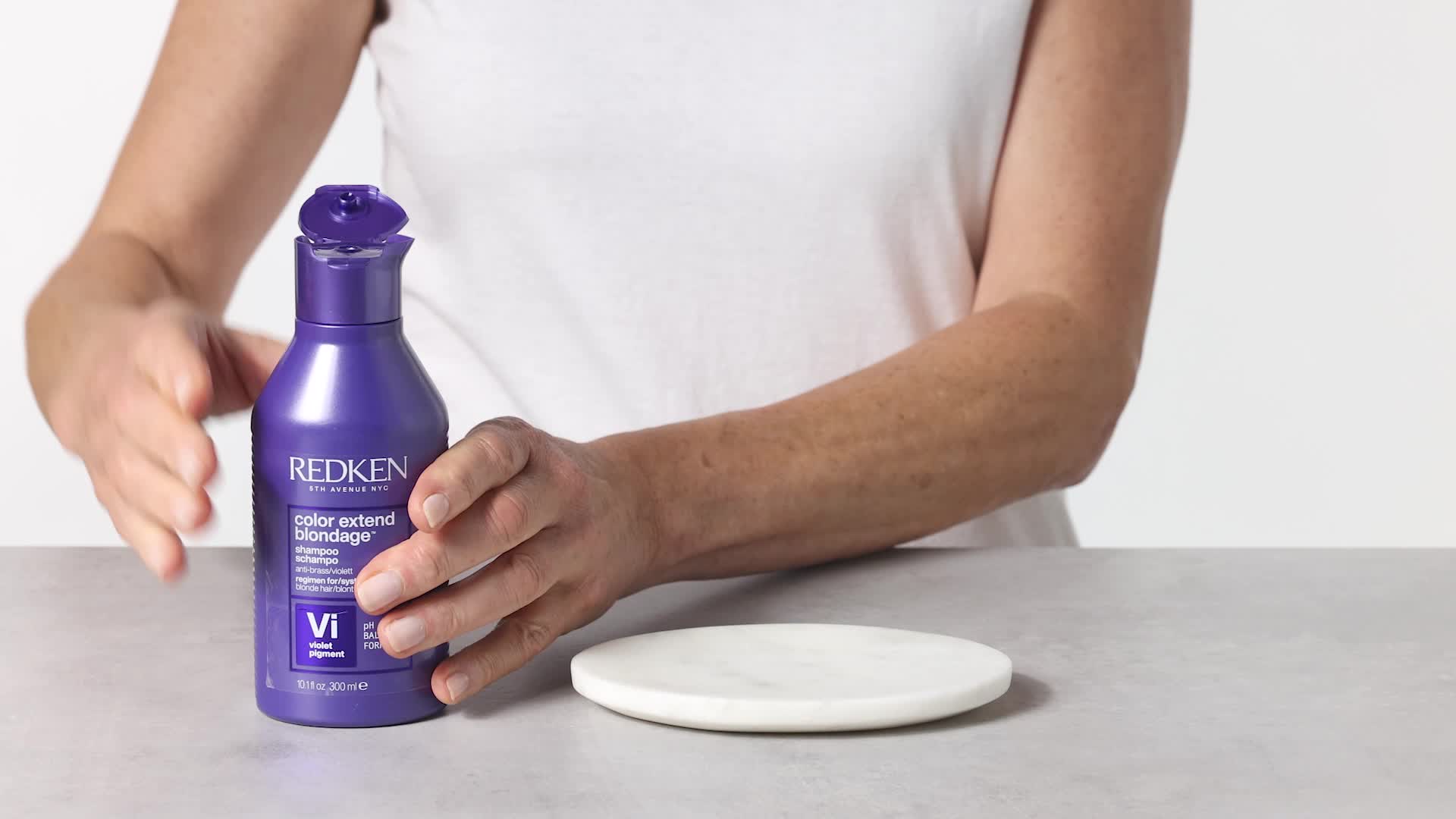 Redken Purple Shampoo, For Blonde Hair, Vi Violet Pigment, Color Extend Blondage, 300 ml