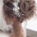 Vakkery Flower Bride Wedding Hair Vine Pearl Hair Accessories Bridal Headband Headpiece for Women and Girls (Silver)