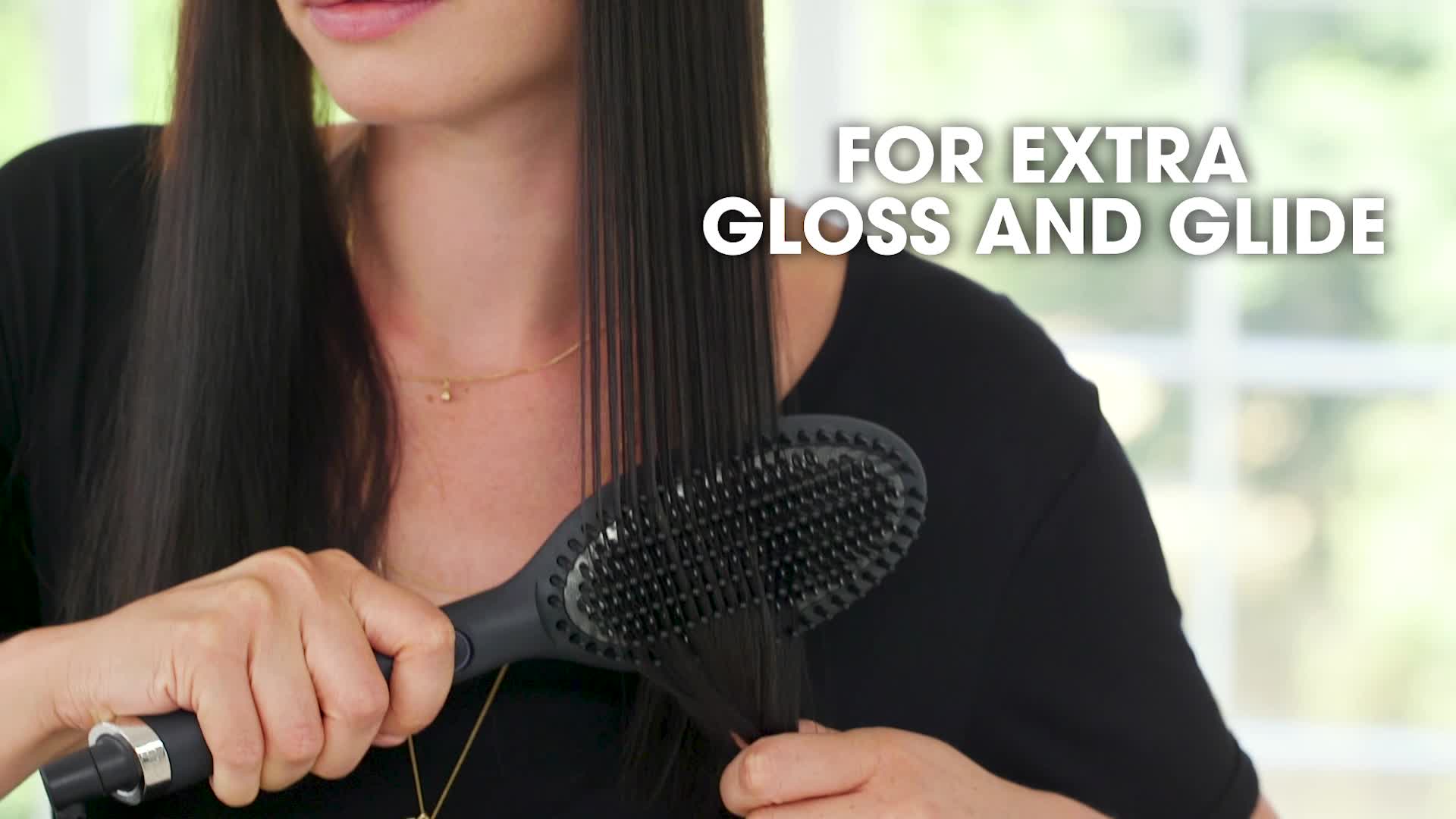 ghd Glide Hot Brush for Hair Styling, Ceramic Technology with Ioniser to Eliminate Frizz, Optimum 185°C Temp for Salon Smooth Styling