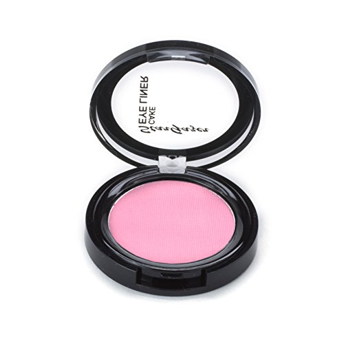 Black Cake eye liner. A wet and dry use pressed powder cake eye liner.