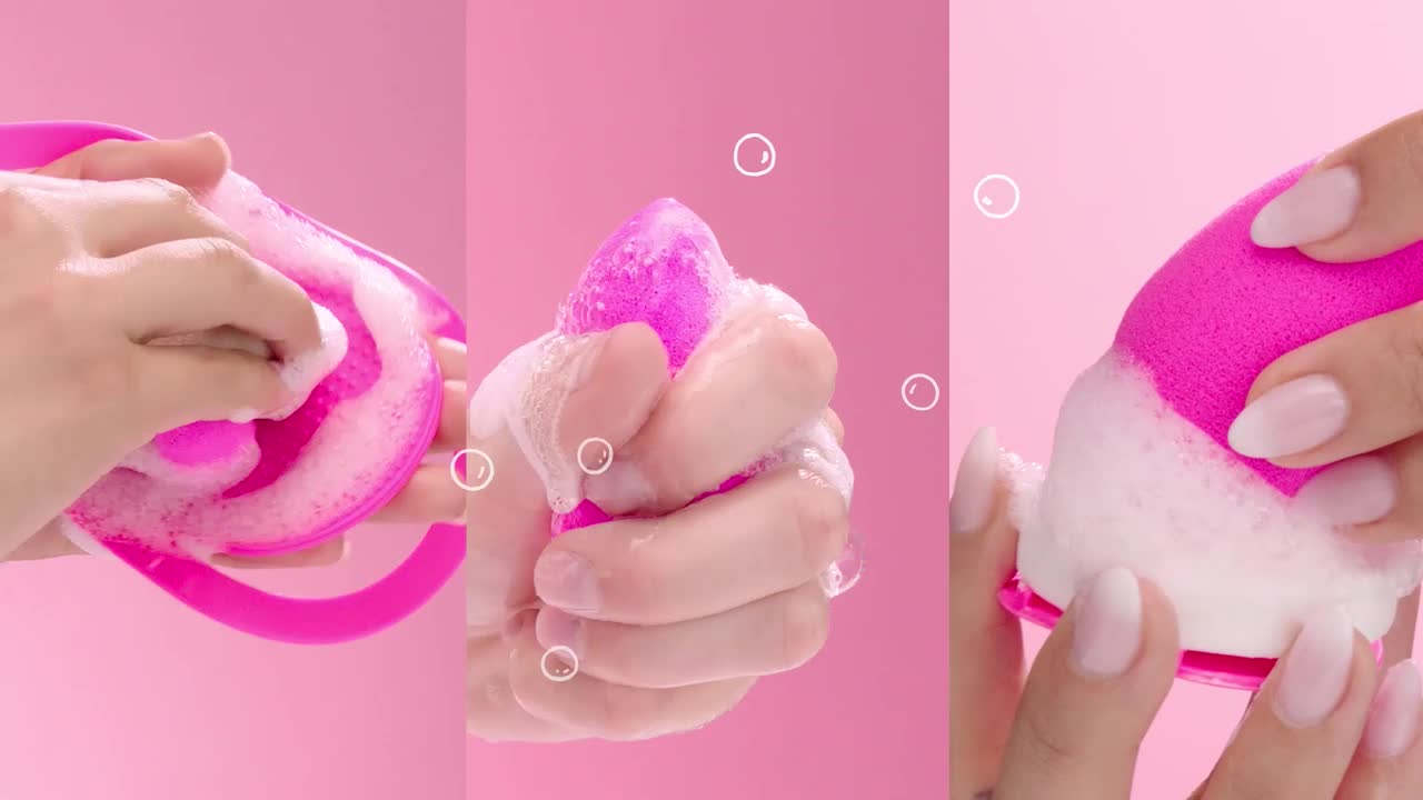 Beautyblender - Makeup Applicator Sponge - for Powder Liquid Coverup BB Cream or other Cosmetic Foundation Products - in Black